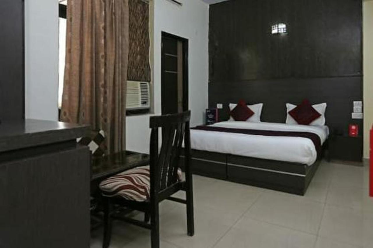 Hotel Inn Noida Zewnętrze zdjęcie
