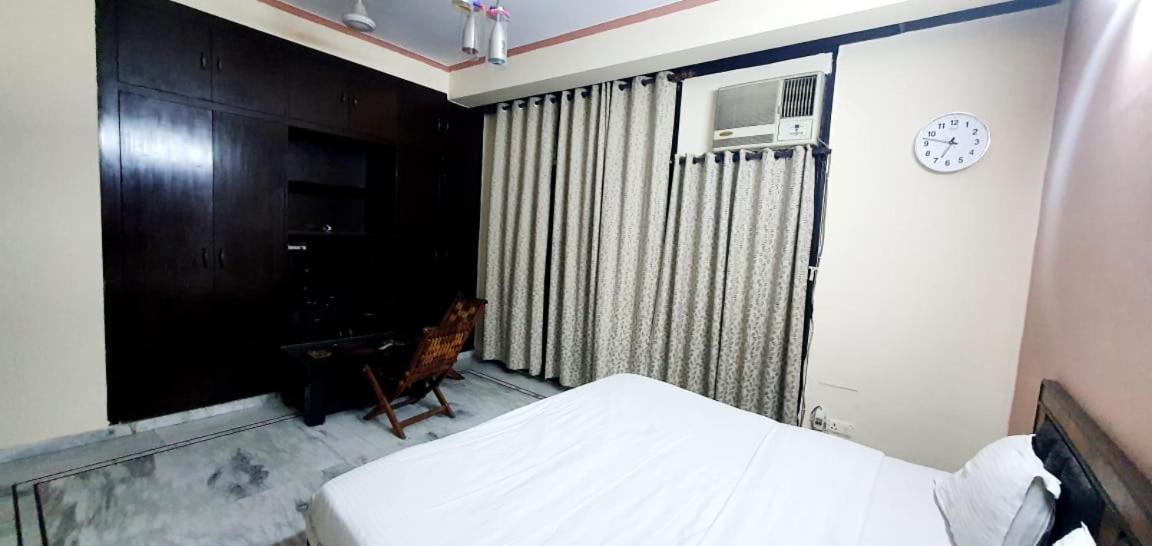 Hotel Inn Noida Zewnętrze zdjęcie