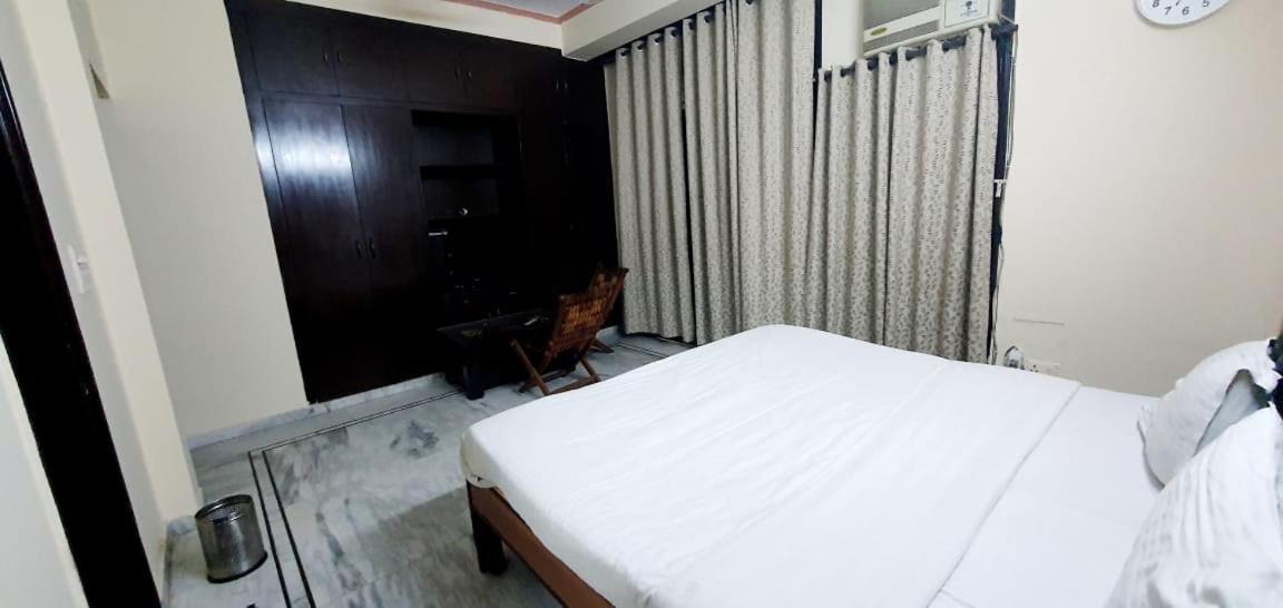 Hotel Inn Noida Zewnętrze zdjęcie